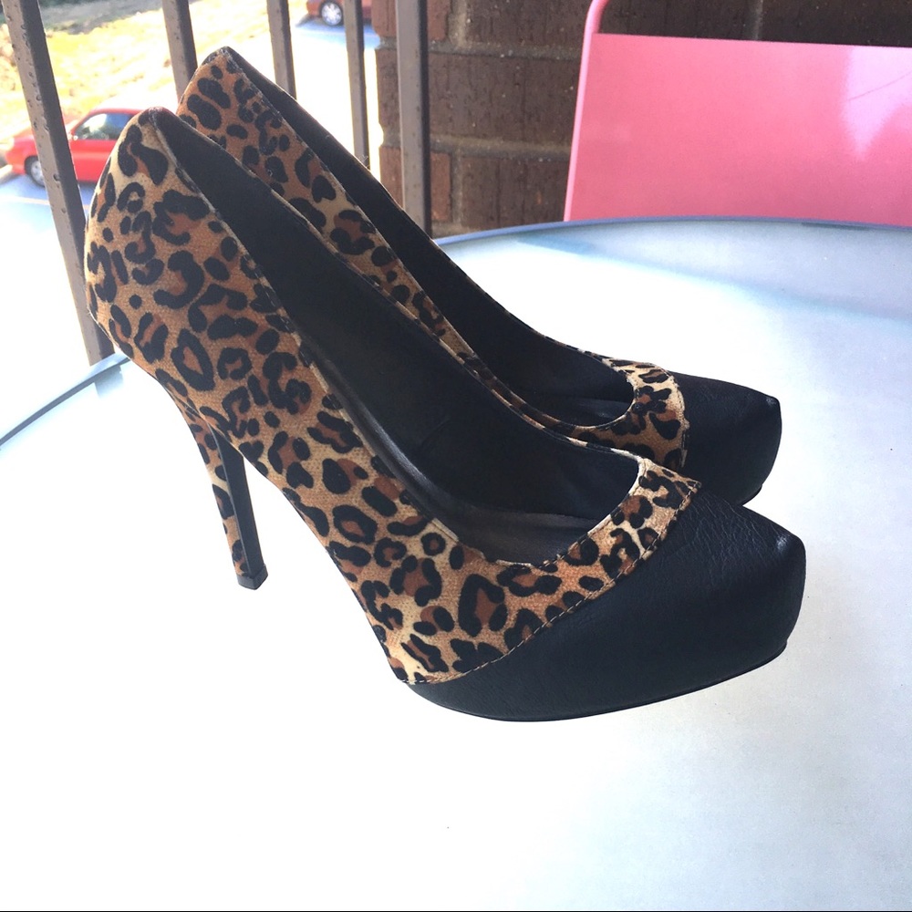 Torrid Leopard Print and black heels size 9 wide